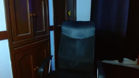 Snapshot of zyrosxk chatting on 11-04-25, 10:03 antonio felipe online show from 11-04-25, 10:03