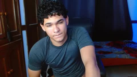 Snapshot of zyrosxk chatting on 11-29-25, 08:06 antonio felipe online show from 11-29-25, 08:06