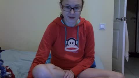 Snapshot of zyuhre chatting on 10-06-25, 12:35 Zyuhre online show from 10-06-25, 12:35