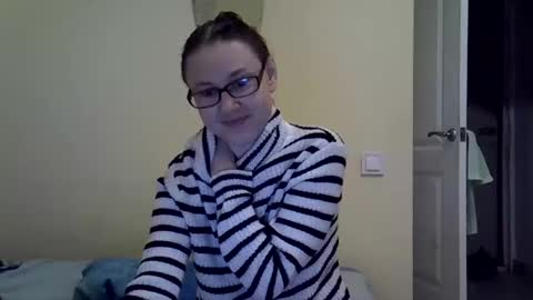 Snapshot of zyuhre chatting on 10-13-25, 01:11 Zyuhre online show from 10-13-25, 01:11