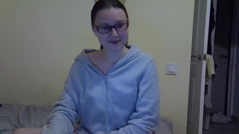 Snapshot of zyuhre chatting on 12-18-25, 08:59 Zyuhre online show from 12-18-25, 08:59