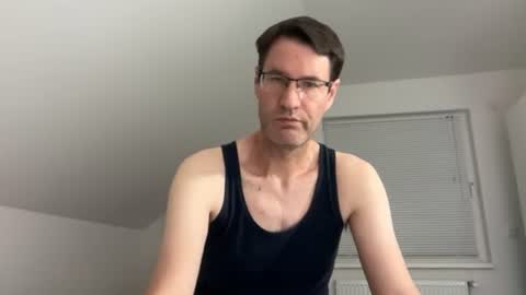 Snapshot of zzz123_cam chatting on 07-19-26, 02:43 zzz123_cam online show from 07-19-26, 02:43