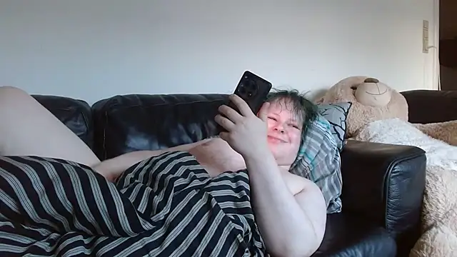 Snapshot of StarZ15 chatting on 02-11-25, 03:08 StarZ15 online show from 02-11-25, 03:08