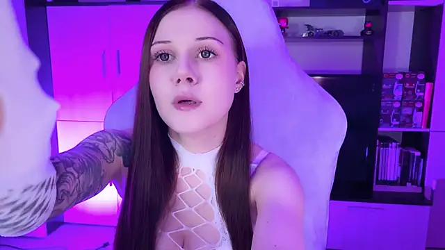 Snapshot of jasminevine chatting on 01-11-25, 04:57 jasminevine online show from 01-11-25, 04:57