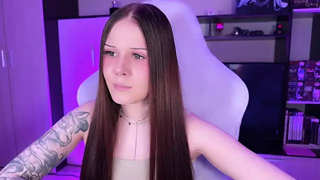 Snapshot of jasminevine chatting on 10-06-25, 11:46 jasminevine online show from 10-06-25, 11:46