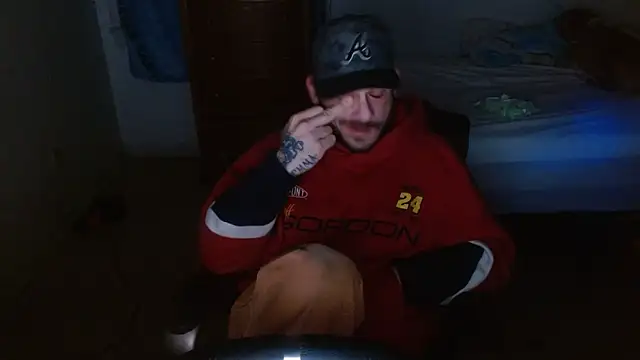 Snapshot of DADDY_KANE8--- chatting on 12-17-25, 11:44 DADDY KANE8--- online show from 12-17-25, 11:44