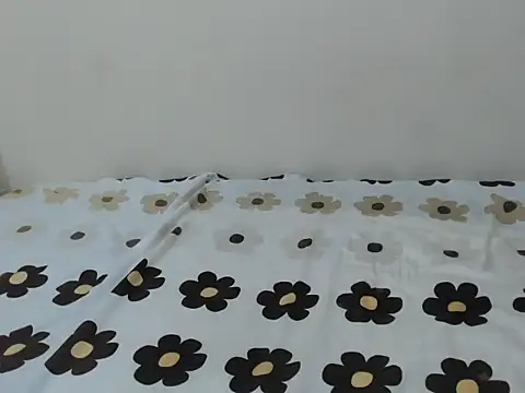 Snapshot of queen__ebony chatting on 11-09-25, 06:39 queen ebony online show from 11-09-25, 06:39