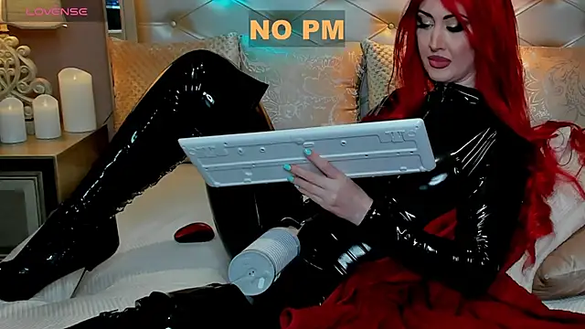 Snapshot of EvaDominatrix chatting on 09-23-25, 06:33 EvaDominatrix online show from 09-23-25, 06:33