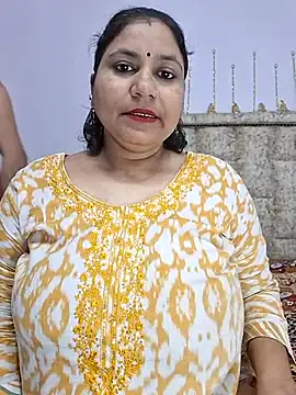 MOM-SUN-COUPLE online show from 03-21-25, 05:23