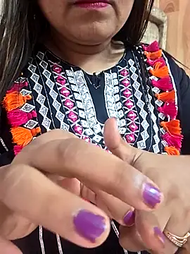 MOM-SUN-COUPLE online show from 04-12-26, 10:09