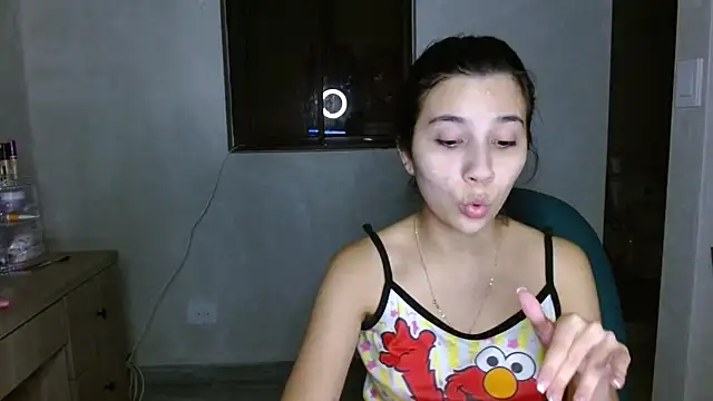 Snapshot of mia__lopez_ chatting on 06-25-26, 03:50 mia lopez online show from 06-25-26, 03:50