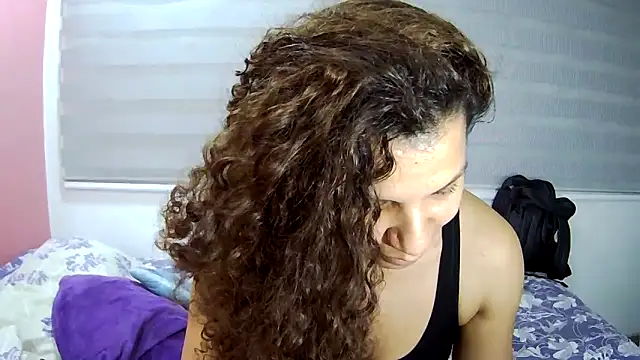 gatubelahot online show from 10-18-25, 04:15