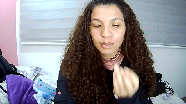 gatubelahot online show from 10-24-25, 02:30