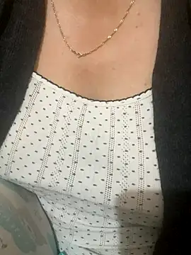 Snapshot of iloss2 chatting on 10-16-25, 07:42 iloss2 online show from 10-16-25, 07:42