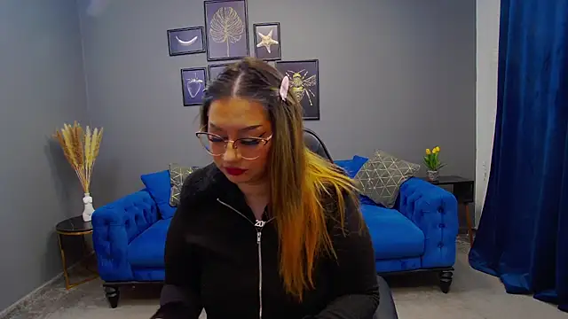 Katewalker  online show from 01-13-25, 07:21