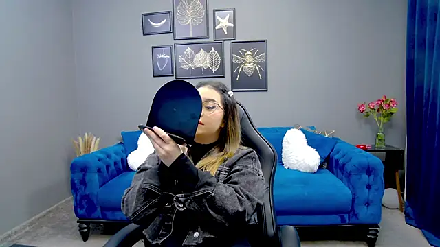 Katewalker  online show from 03-04-25, 06:07