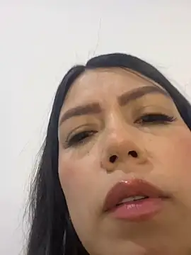 martina contreras online show from 12-27-24, 04:04