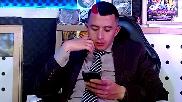 Snapshot of Darko0717 chatting on 03-17-25, 06:00 Darko0717 online show from 03-17-25, 06:00