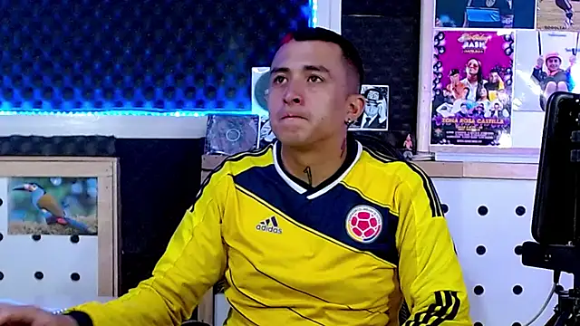 Snapshot of Darko0717 chatting on 03-20-25, 02:42 Darko0717 online show from 03-20-25, 02:42