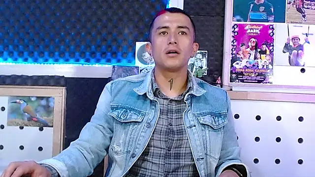 Snapshot of Darko0717 chatting on 03-22-25, 03:31 Darko0717 online show from 03-22-25, 03:31