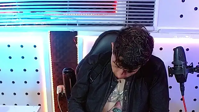 Snapshot of Darko0717 chatting on 09-19-25, 11:22 Darko0717 online show from 09-19-25, 11:22