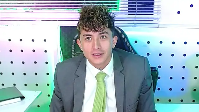 Snapshot of Darko0717 chatting on 10-31-25, 01:34 Darko0717 online show from 10-31-25, 01:34