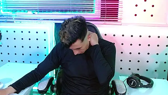 Snapshot of Darko0717 chatting on 12-01-25, 10:15 Darko0717 online show from 12-01-25, 10:15