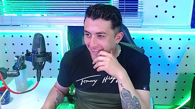 Darko0717 online show from 01-18-26, 01:31