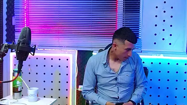 Darko0717 online show from 03-12-26, 04:57