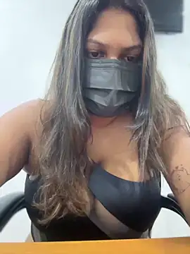 Snapshot of Black_Beauty997 chatting on 01-19-25, 04:36 Black Beauty997 online show from 01-19-25, 04:36