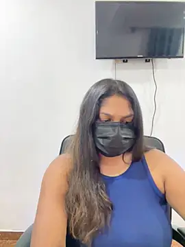 Snapshot of Black_Beauty997 chatting on 09-21-25, 04:41 Black Beauty997 online show from 09-21-25, 04:41