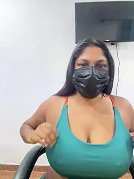 Snapshot of Black_Beauty997 chatting on 10-19-25, 08:37 Black Beauty997 online show from 10-19-25, 08:37