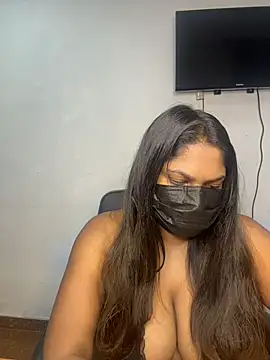 Snapshot of Black_Beauty997 chatting on 11-17-25, 05:41 Black Beauty997 online show from 11-17-25, 05:41