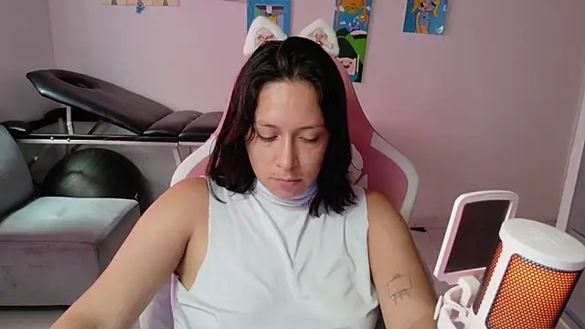 Snapshot of MommyMiaWs chatting on 06-20-26, 03:26 MommyMiaWs online show from 06-20-26, 03:26