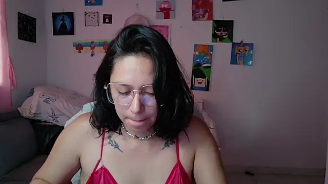 Snapshot of MommyMiaWs chatting on 06-24-26, 02:27 MommyMiaWs online show from 06-24-26, 02:27