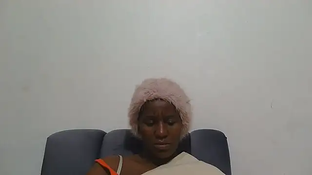 sluttylaura21 online show from 06-19-26, 05:39