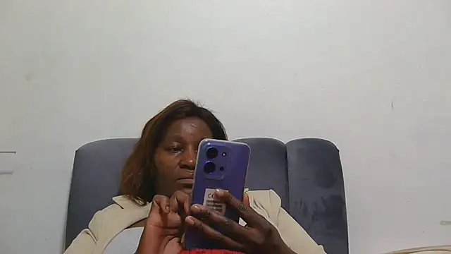 sluttylaura21 online show from 06-25-26, 05:17