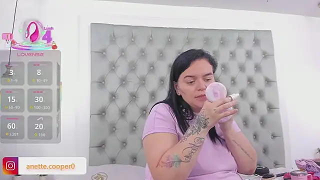 anette cooper online show from 10-18-25, 03:42