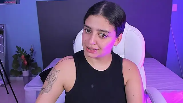 Snapshot of kylie_reyes chatting on 12-20-24, 08:34 kylie reyes online show from 12-20-24, 08:34