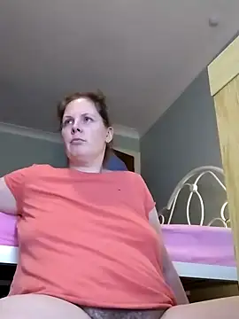 Snapshot of xxSexyBushLinnxx chatting on 12-18-24, 10:46 xxSexyBushLinnxx online show from 12-18-24, 10:46