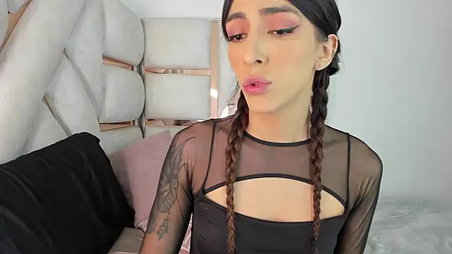 Snapshot of Camila_rehabx chatting on 09-20-25, 08:04 Camila rehabx online show from 09-20-25, 08:04