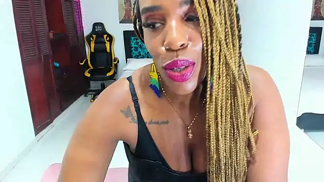 Snapshot of TAYLORR778 chatting on 01-16-25, 08:25 TAYLORR778 online show from 01-16-25, 08:25