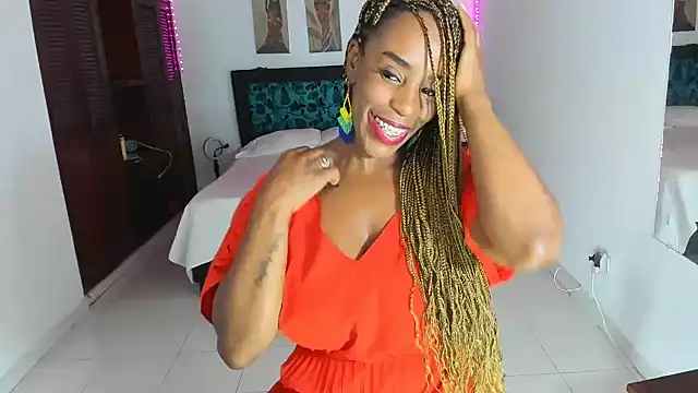 Snapshot of TAYLORR778 chatting on 02-07-25, 01:32 TAYLORR778 online show from 02-07-25, 01:32