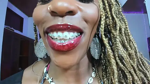 Snapshot of TAYLORR778 chatting on 10-04-25, 04:27 TAYLORR778 online show from 10-04-25, 04:27