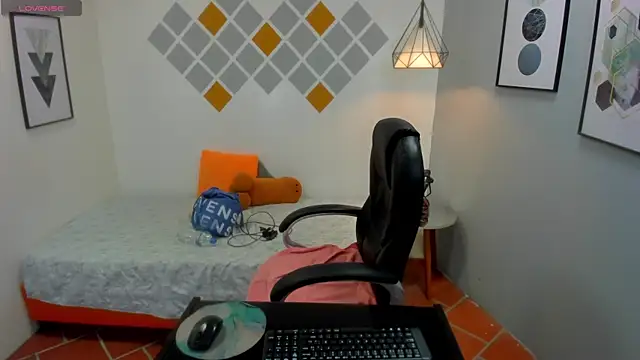 Snapshot of tracycum chatting on 03-15-25, 05:15 tracycum online show from 03-15-25, 05:15