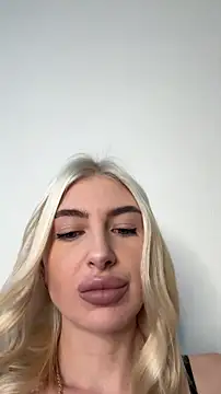 Mia Roxie online show from 02-10-26, 03:10