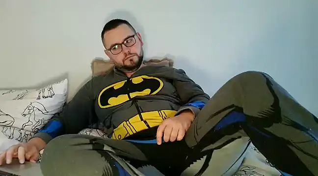 Snapshot of cutie_ben chatting on 02-10-25, 12:18 cutie ben online show from 02-10-25, 12:18