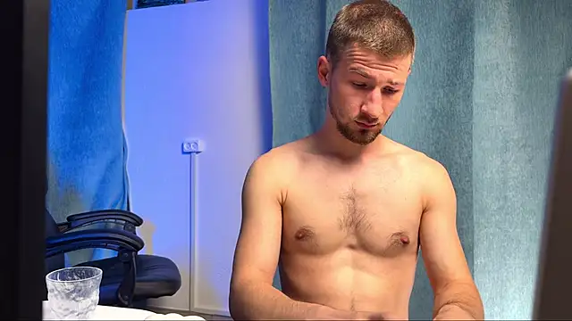 Snapshot of Farmer_James chatting on 10-01-25, 04:24 Farmer James online show from 10-01-25, 04:24