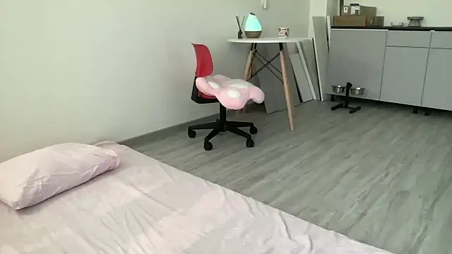JuicyHelenX online show from 07-13-26, 03:26