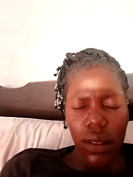 Snapshot of Slender-simple1 chatting on 12-14-25, 04:40 Slender-simple1 online show from 12-14-25, 04:40